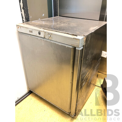 Nuline 125 Litre Commercial Upright Freezer
