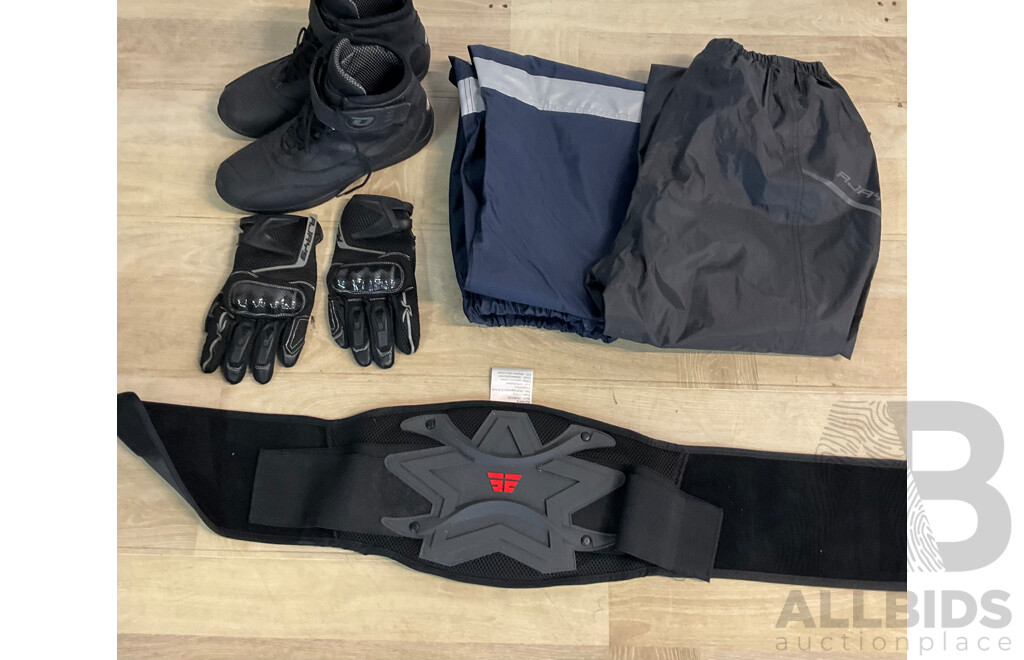 DRIRIDER  Motorcyhcle Boots Size US10, RJAYS Gloves Mens Size L, Motorcross Kidney Belt, RJAYS Waterproof Pans Size XL and Symik Waterproo Pants Size L - Lot of 5