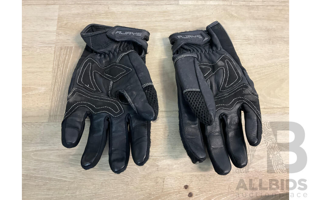 DRIRIDER  Motorcyhcle Boots Size US10, RJAYS Gloves Mens Size L, Motorcross Kidney Belt, RJAYS Waterproof Pans Size XL and Symik Waterproo Pants Size L - Lot of 5