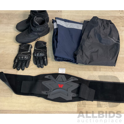 DRIRIDER  Motorcyhcle Boots Size US10, RJAYS Gloves Mens Size L, Motorcross Kidney Belt, RJAYS Waterproof Pans Size XL and Symik Waterproo Pants Size L - Lot of 5
