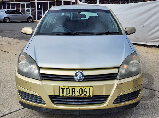 4/2005 Holden Astra CDX AH 5d Hatchback Gold 1.8L