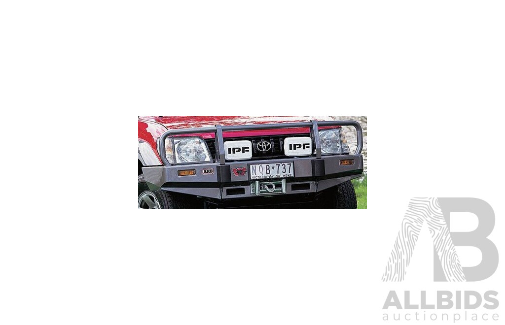 ARB Deluxe Winch Bullbar to Suit Landcruiser Prado 90 Series - Black (Part No. 3421010) -  Brand New - RRP $2315.00