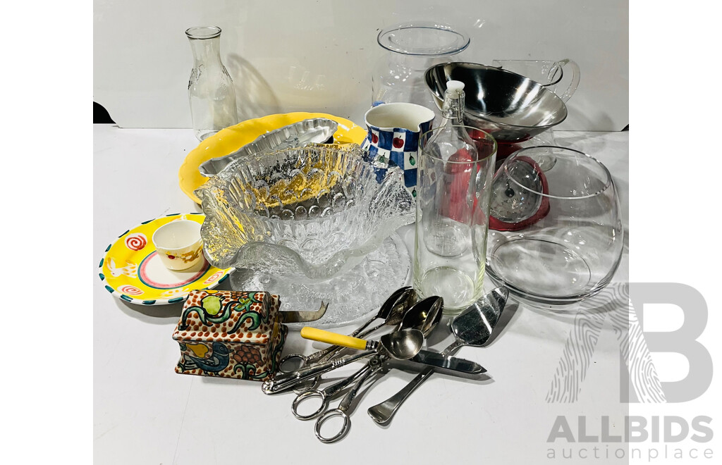 Large Collection Home Decorator Items Including Hand Painted Italian Ceramics, Glass Vases and More