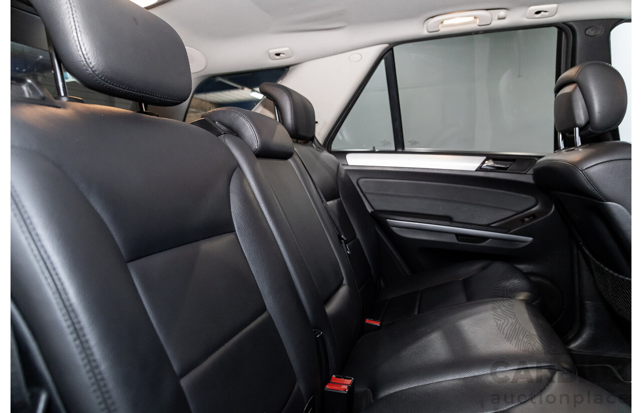 6/2010 Mercedes-Benz ML 350 CDI Sports (4x4) W164 09 Upgrade 4d Wagon Baltic Black Turbo Diesel V6 3.0L