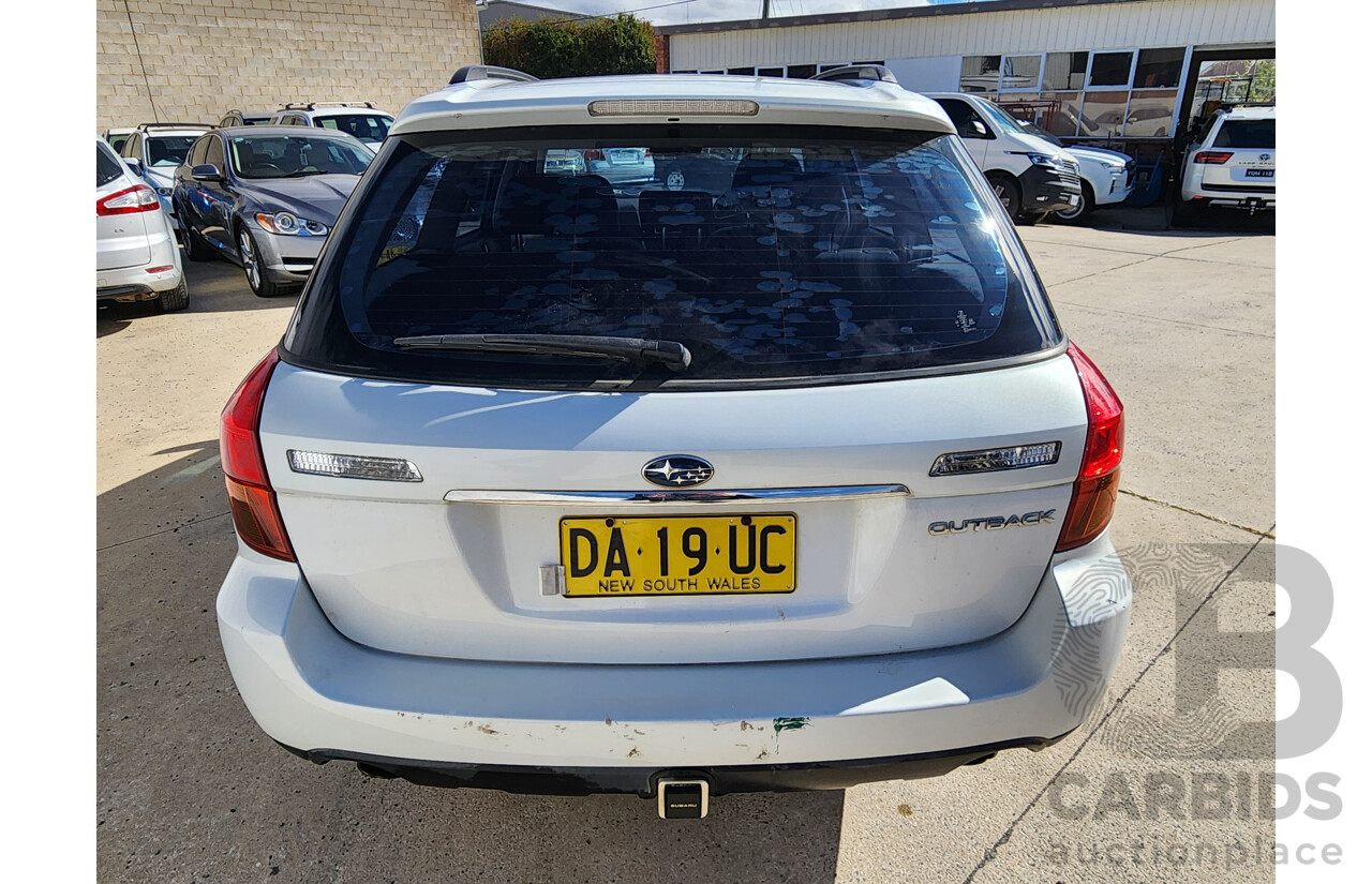 11/2005 Subaru Outback 2.5i MY05 4d Wagon White 2.5L