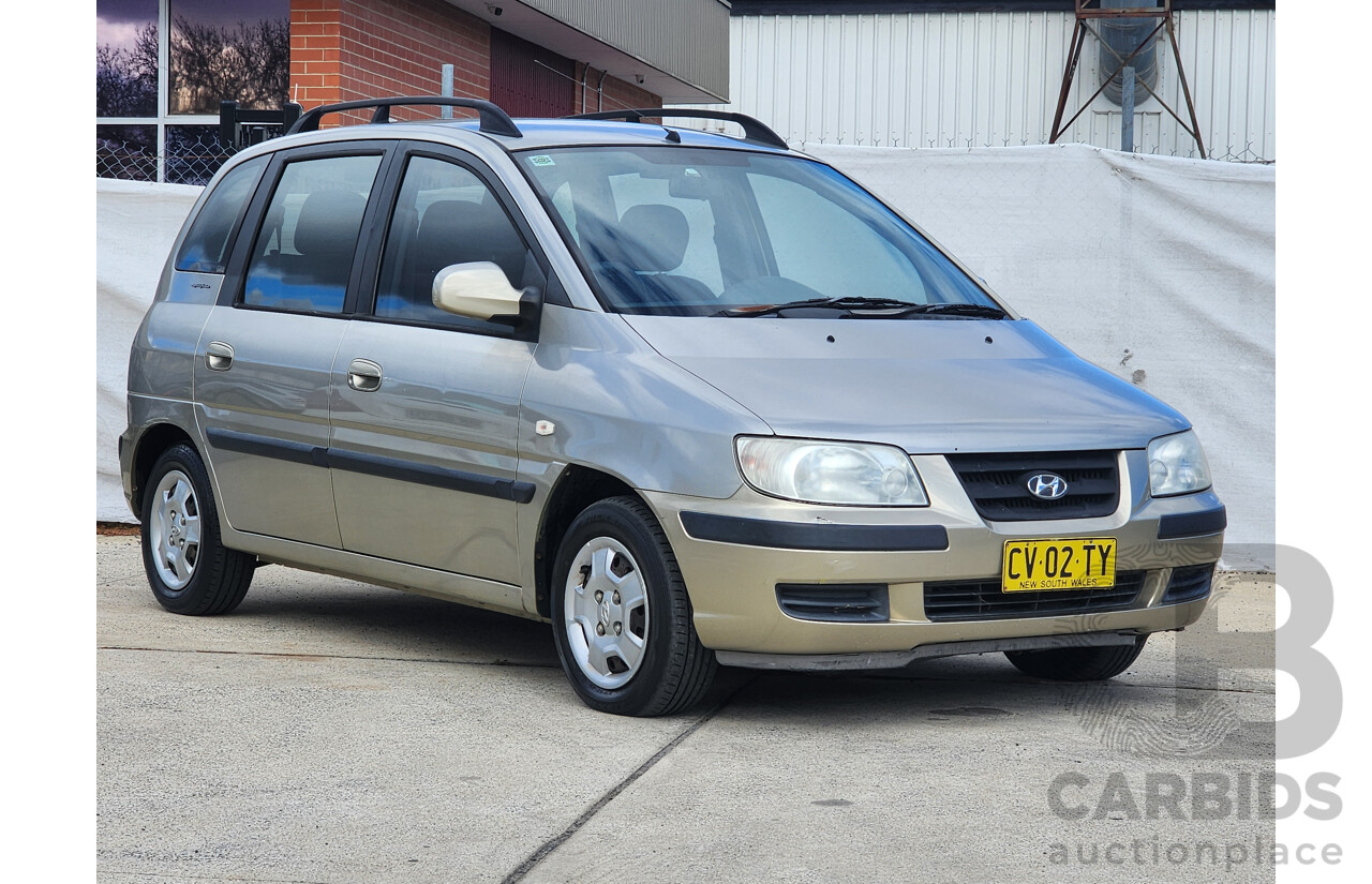 11/2002 Hyundai Elantra Lavita GLS FC 5d Hatchback Fawn 1.8L