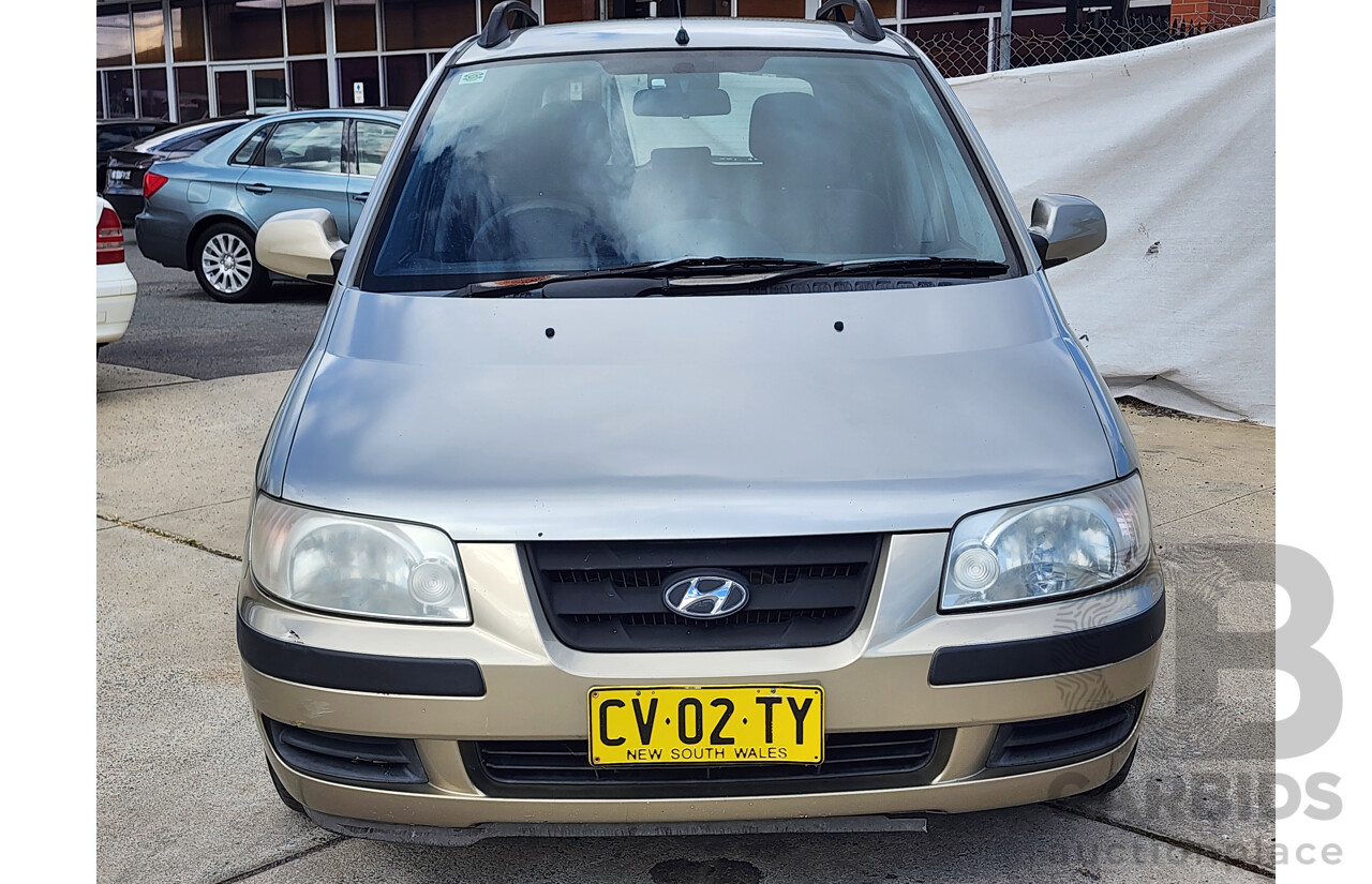11/2002 Hyundai Elantra Lavita GLS FC 5d Hatchback Fawn 1.8L