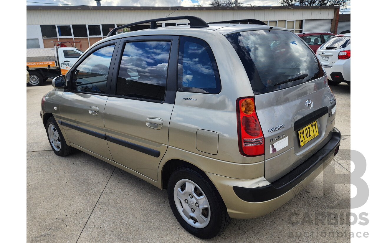 11/2002 Hyundai Elantra Lavita GLS FC 5d Hatchback Fawn 1.8L