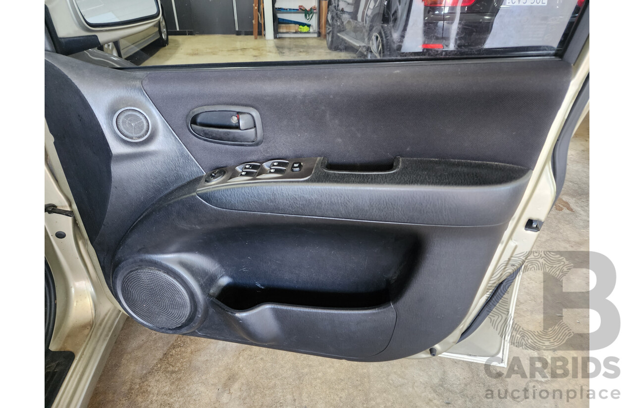 11/2002 Hyundai Elantra Lavita GLS FC 5d Hatchback Fawn 1.8L