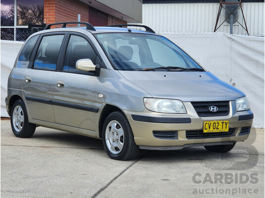 11/2002 Hyundai Elantra Lavita GLS FC 5d Hatchback Fawn 1.8L