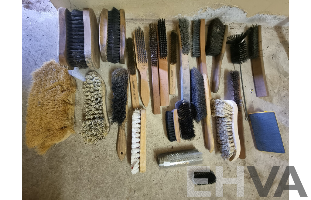 Job Lot Various Hand Tools - Brushes &  Hand Brooms ETC