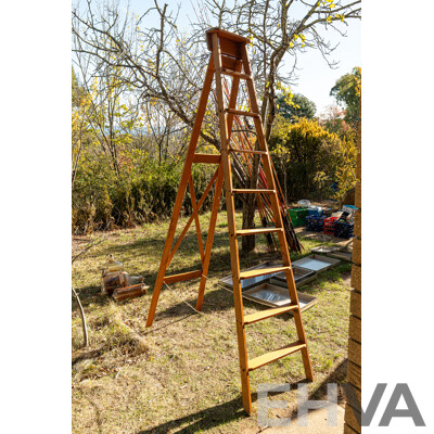 Vintage Handcrafted 8 Rung, Euro Style Timber Ladder