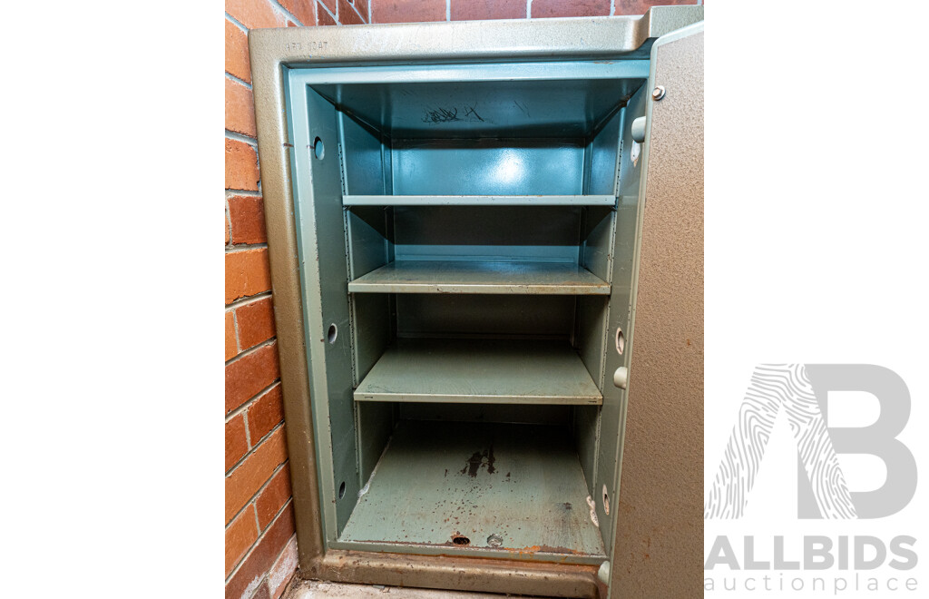 Lord Safe Co, Hinged Door with Key Lock