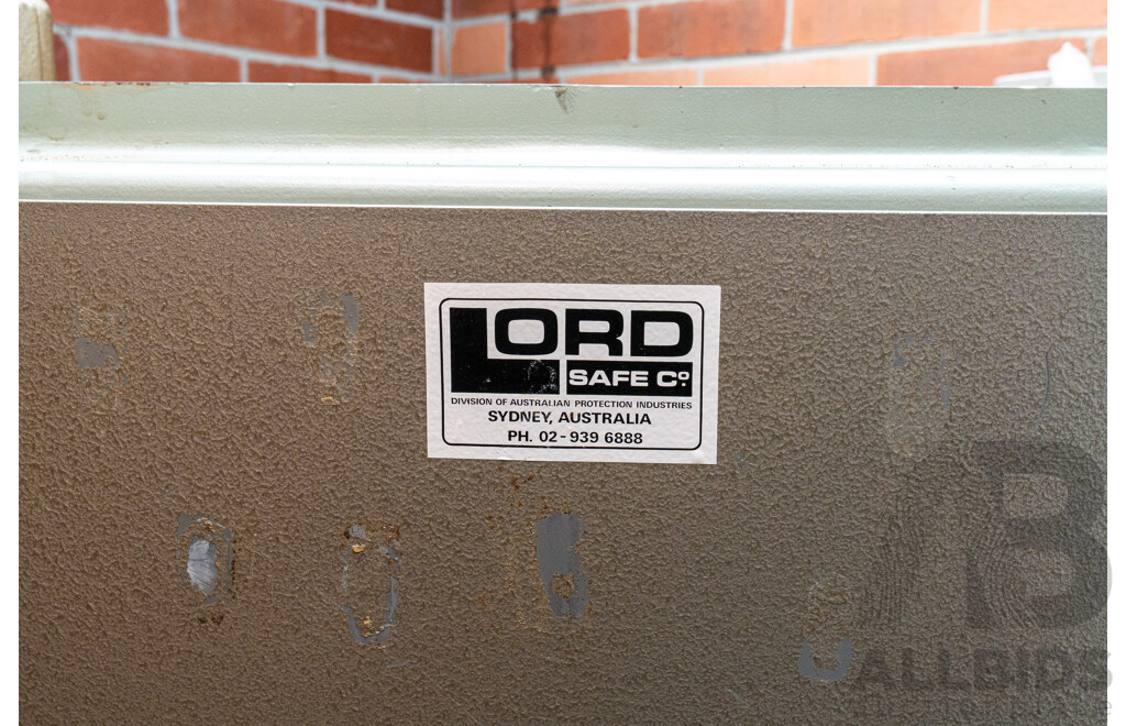 Lord Safe Co, Hinged Door with Key Lock