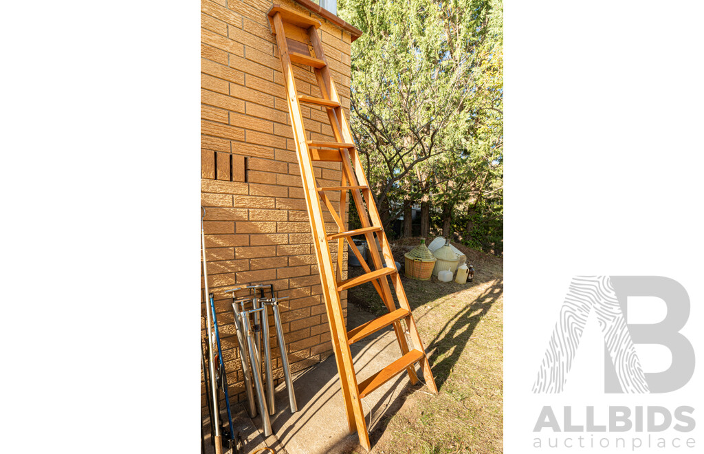 Vintage Handcrafted 8 Rung, Euro Style Timber Ladder