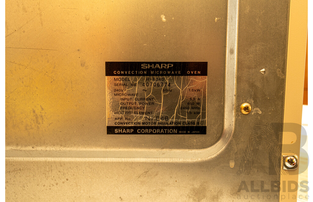 1983 Circa, Vintage Sharp Carousel Convection R-8340 Microwave Oven