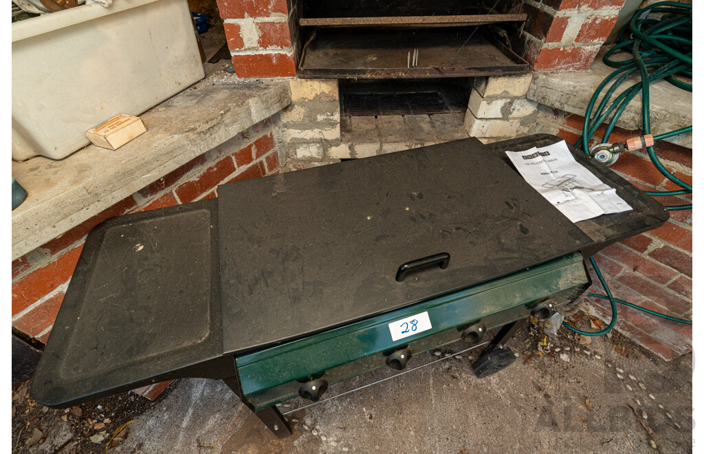 Job Lot Aussie 4 Burner Gas BBQ B1317A