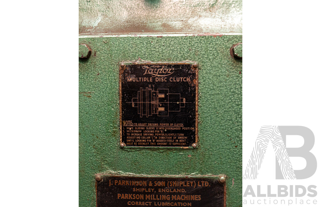 1950 Circa, Parkson 1NA Universal Milling Machine No Motor Included Comes with Accessories