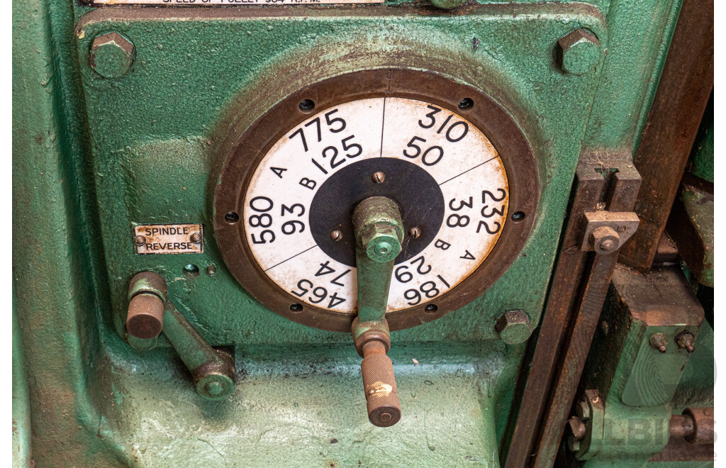 1950 Circa, Parkson 1NA Universal Milling Machine No Motor Included Comes with Accessories