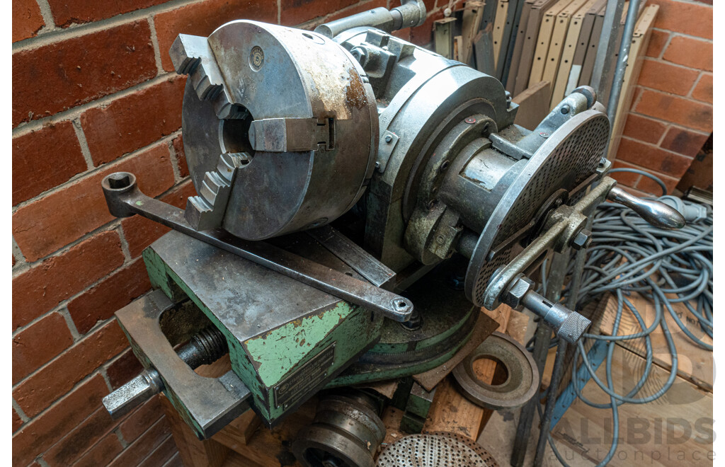 1950 Circa, Parkson 1NA Universal Milling Machine No Motor Included Comes with Accessories