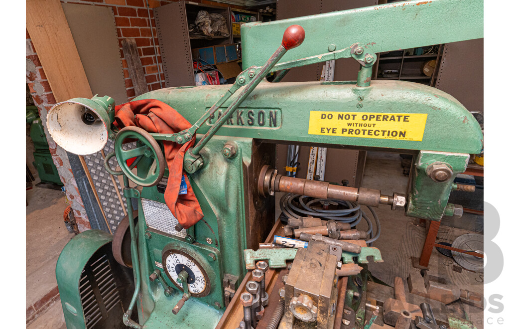 1950 Circa, Parkson 1NA Universal Milling Machine No Motor Included Comes with Accessories