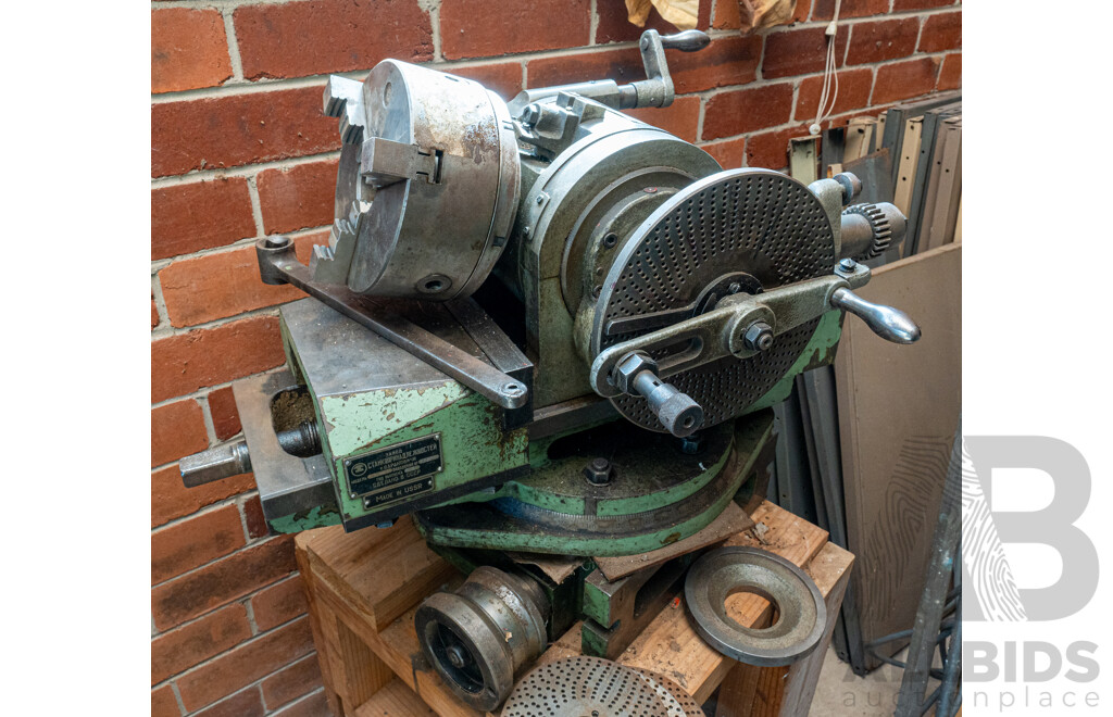 1950 Circa, Parkson 1NA Universal Milling Machine No Motor Included Comes with Accessories