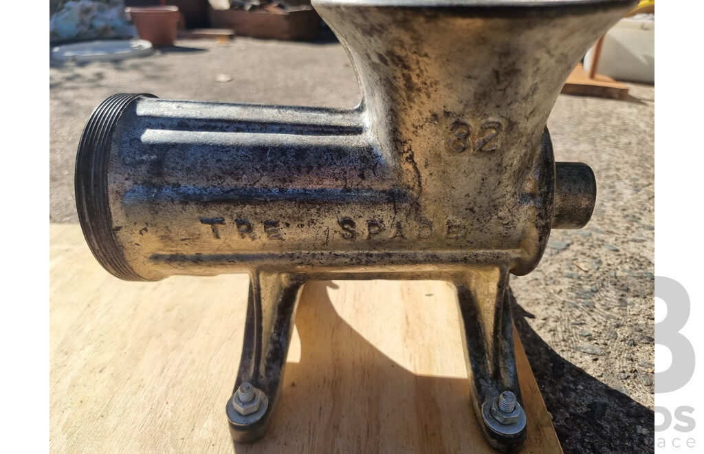 Retro Tre Spade Hand Crank Mincer & Accessories ETC