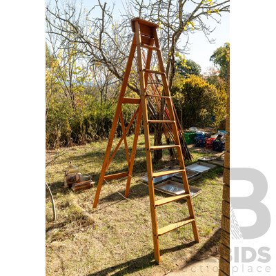 Vintage Handcrafted 8 Rung, Euro Style Timber Ladder
