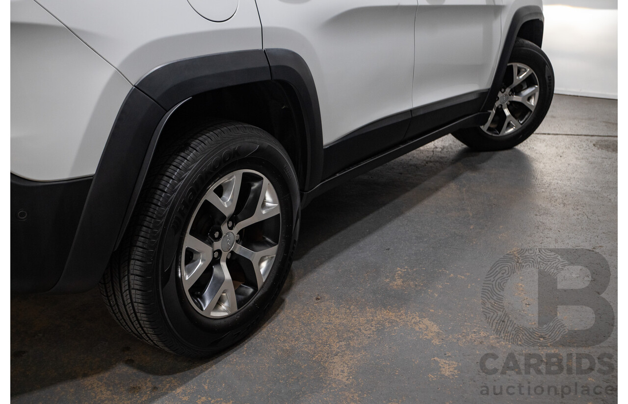 12/2014 Jeep Cherokee Trailhawk (4x4) KL MY15 4d Wagon White 3.2L