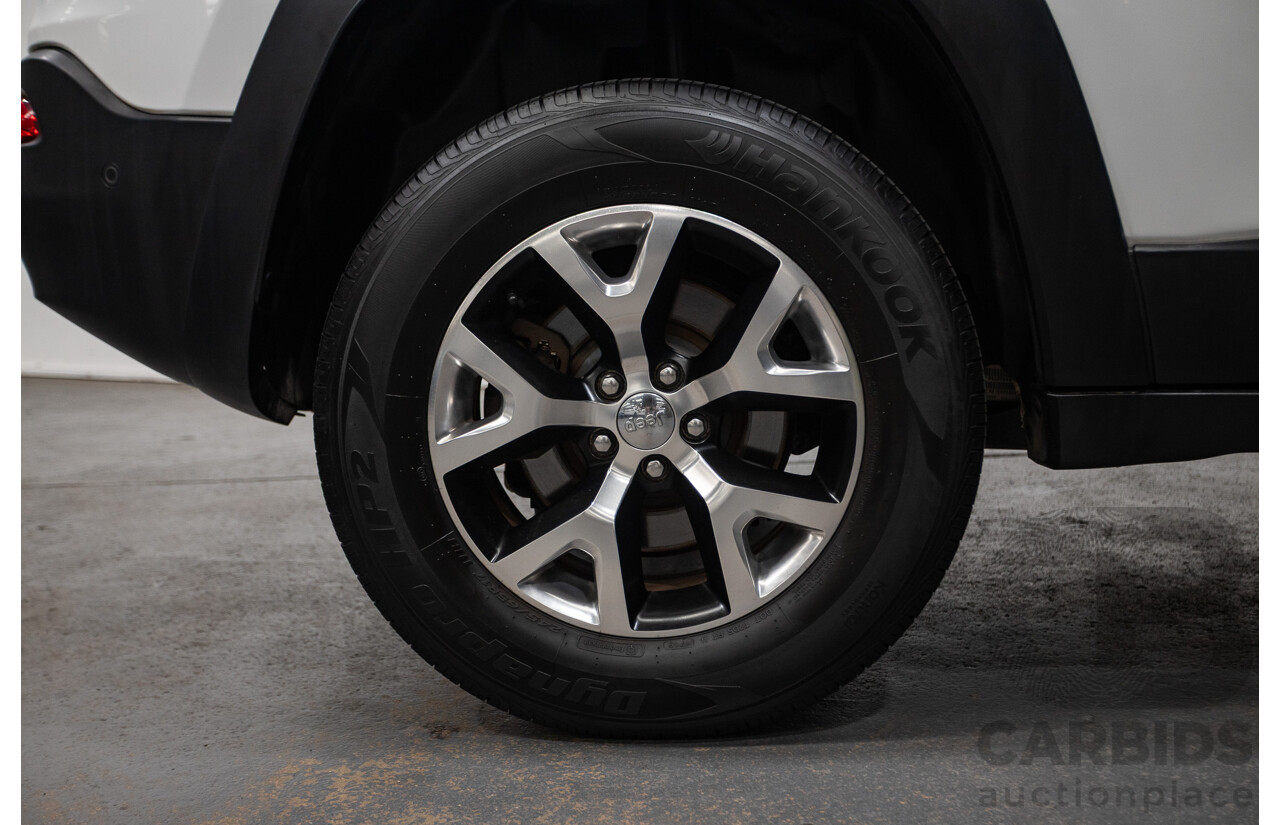12/2014 Jeep Cherokee Trailhawk (4x4) KL MY15 4d Wagon White 3.2L