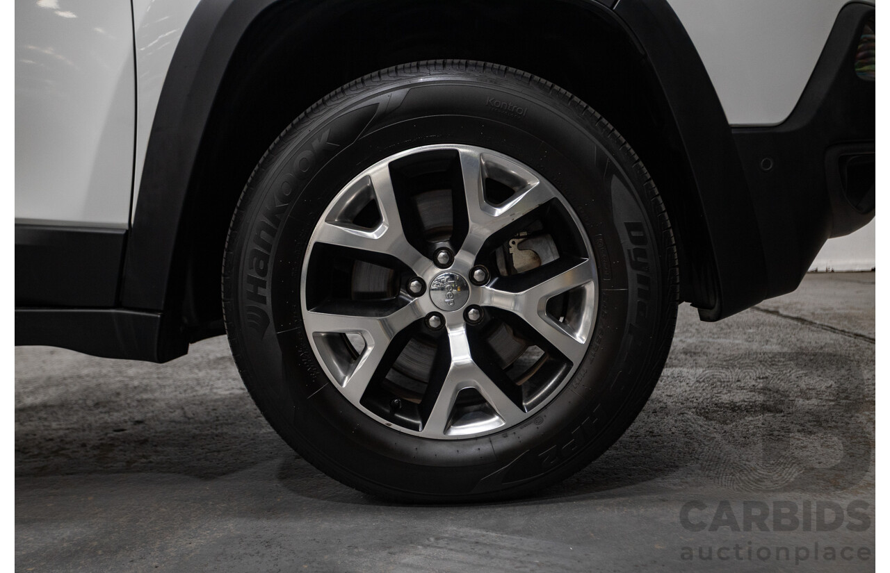 12/2014 Jeep Cherokee Trailhawk (4x4) KL MY15 4d Wagon White 3.2L