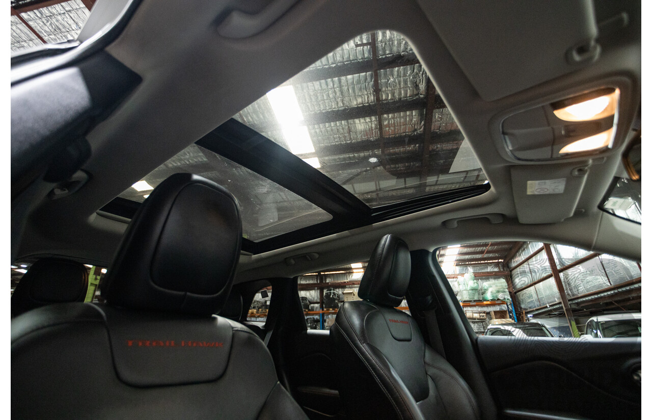 12/2014 Jeep Cherokee Trailhawk (4x4) KL MY15 4d Wagon White 3.2L