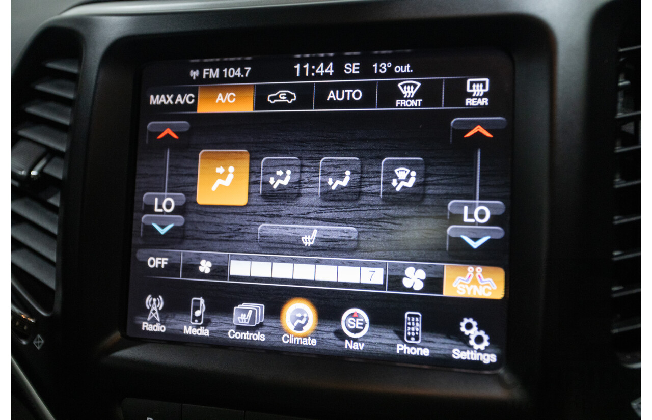 12/2014 Jeep Cherokee Trailhawk (4x4) KL MY15 4d Wagon White 3.2L