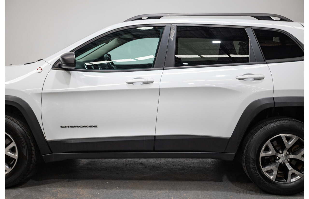 12/2014 Jeep Cherokee Trailhawk (4x4) KL MY15 4d Wagon White 3.2L