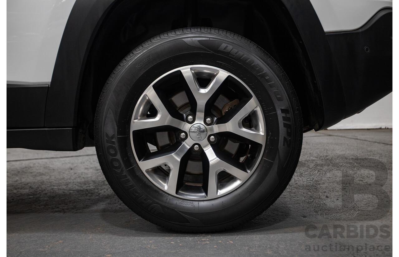 12/2014 Jeep Cherokee Trailhawk (4x4) KL MY15 4d Wagon White 3.2L