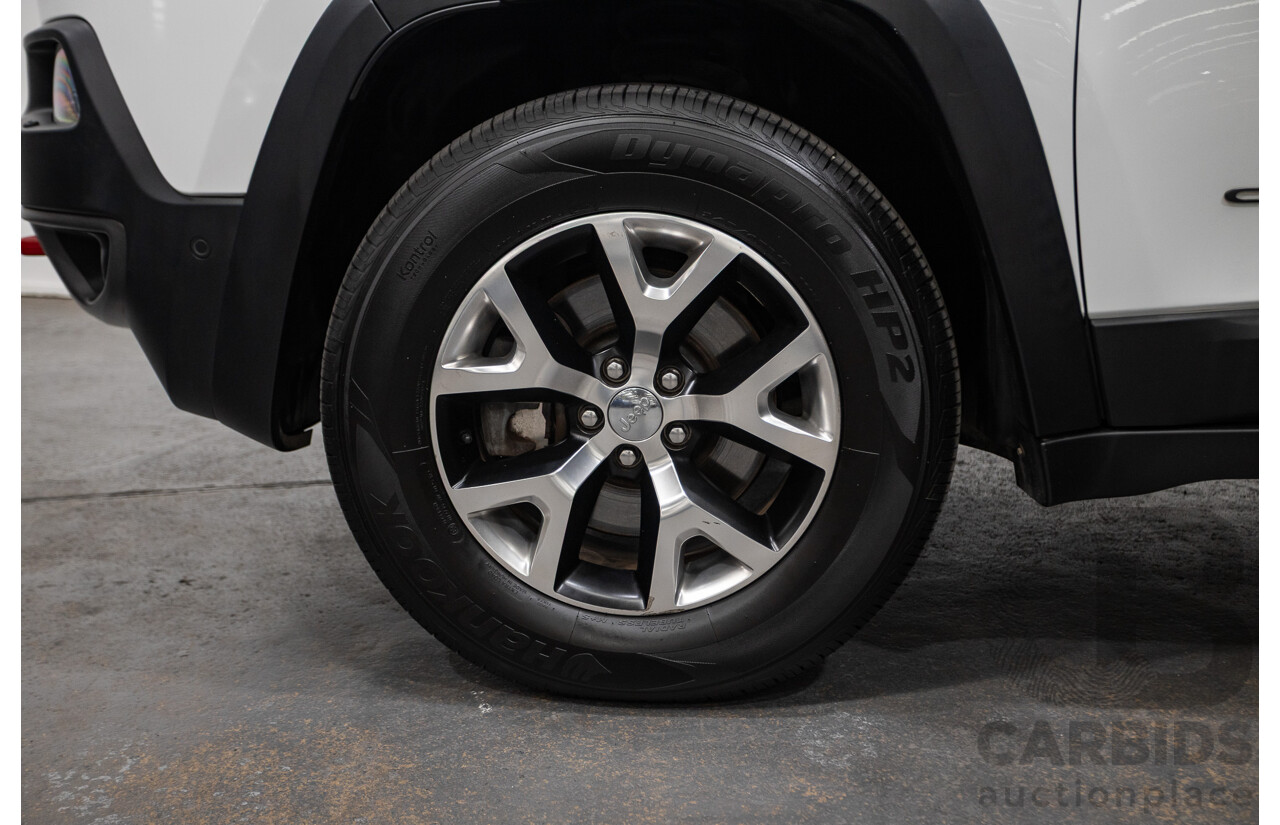 12/2014 Jeep Cherokee Trailhawk (4x4) KL MY15 4d Wagon White 3.2L