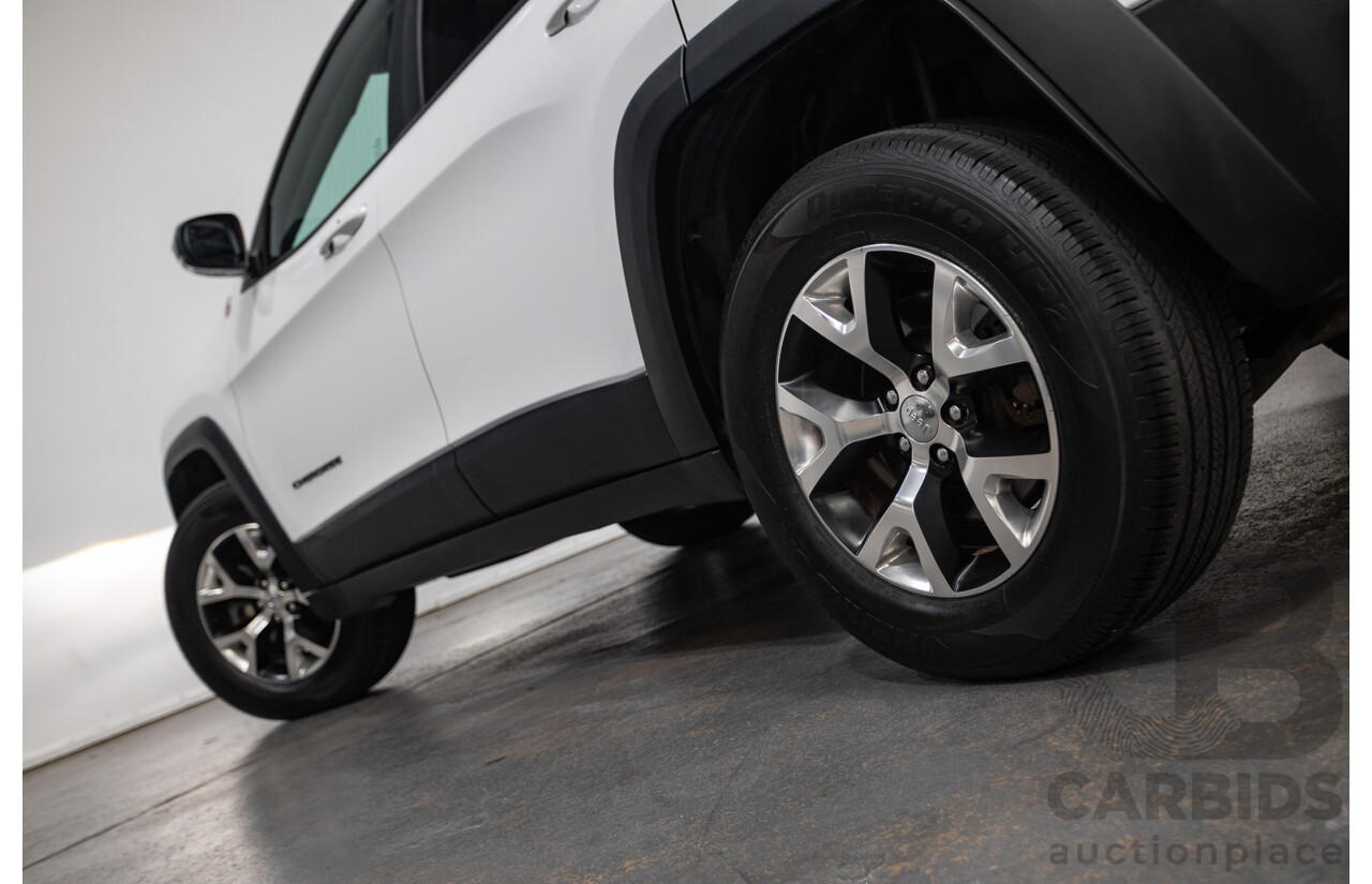12/2014 Jeep Cherokee Trailhawk (4x4) KL MY15 4d Wagon White 3.2L