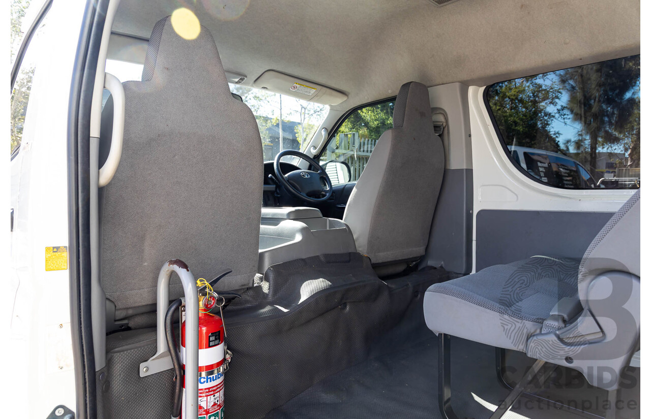 7/2009 Toyota Hiace Commuter TRH223R MY07 Upgrade Bus French Vanilla White 2.7L - 14 Seater