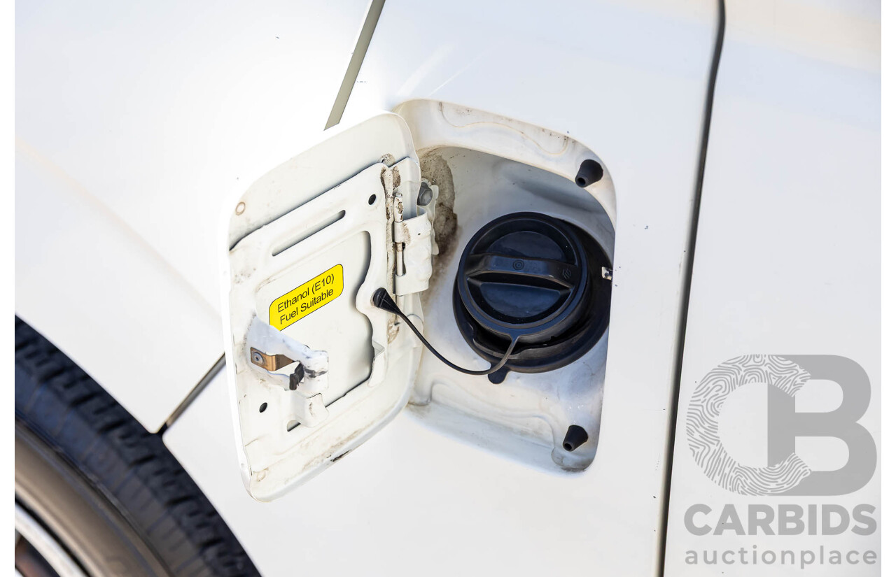 7/2009 Toyota Hiace Commuter TRH223R MY07 Upgrade Bus French Vanilla White 2.7L - 14 Seater
