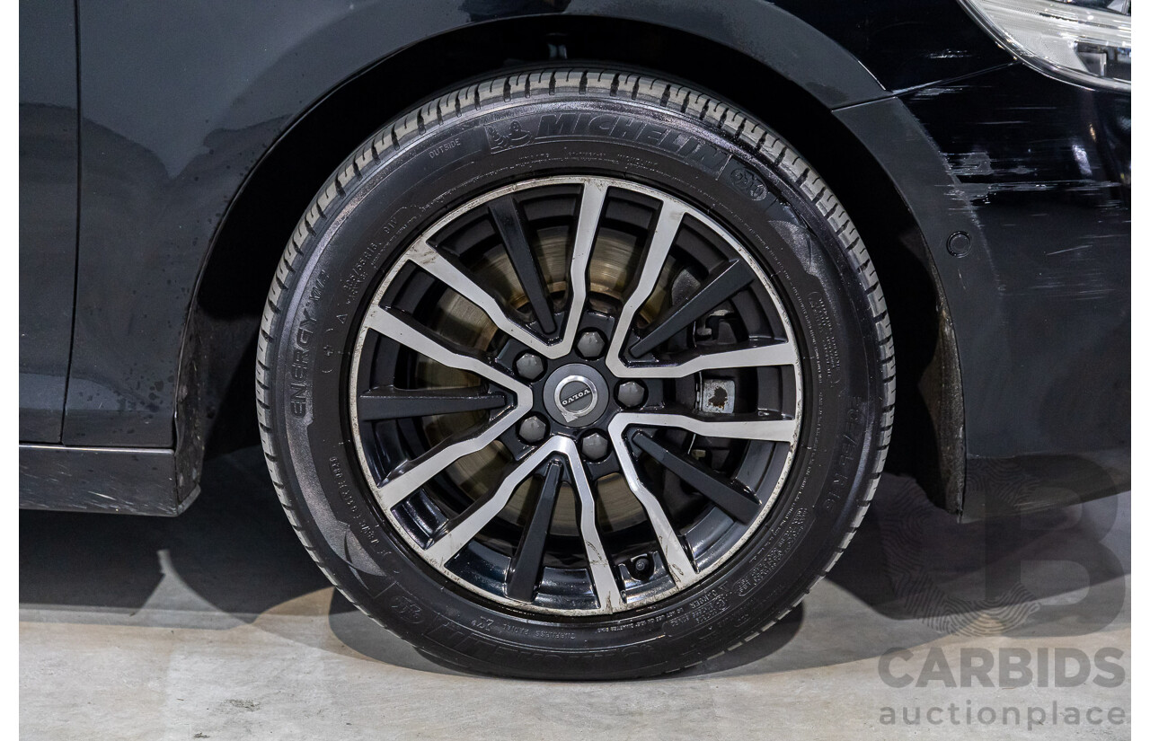 09/2016 Volvo V40 T3 Momentum (FWD) M MY17 5d Hatchback Black Stone Turbo 1.5L