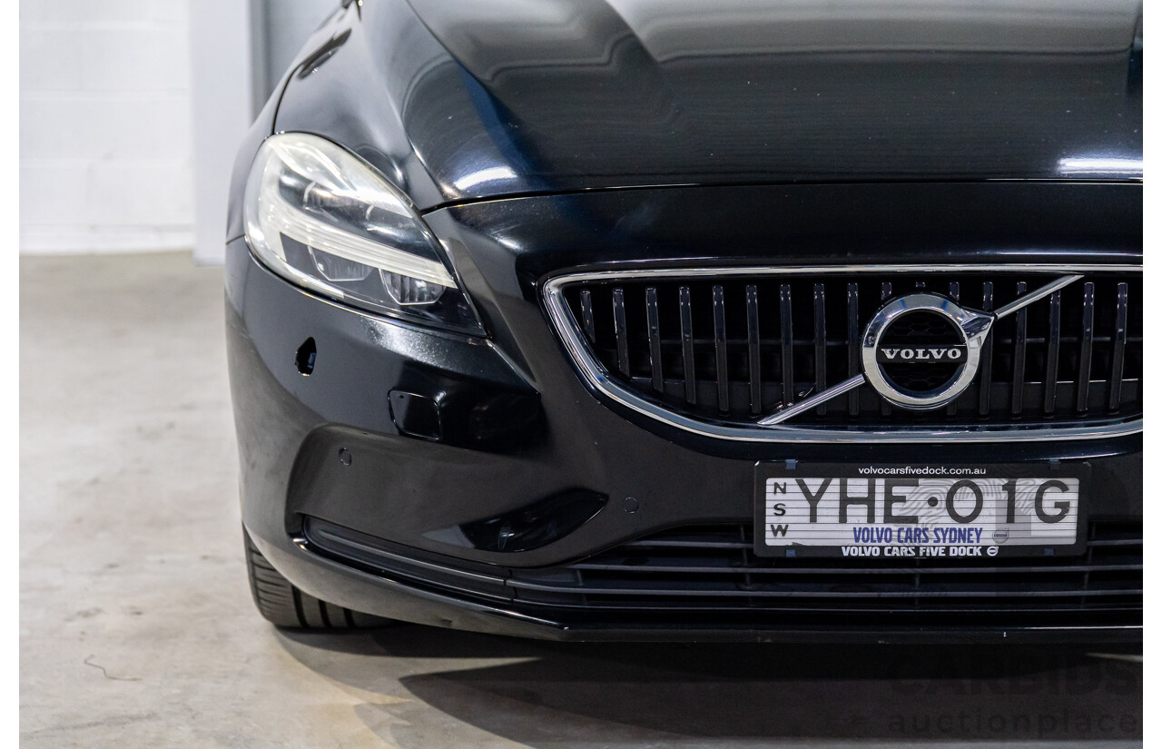 09/2016 Volvo V40 T3 Momentum (FWD) M MY17 5d Hatchback Black Stone Turbo 1.5L