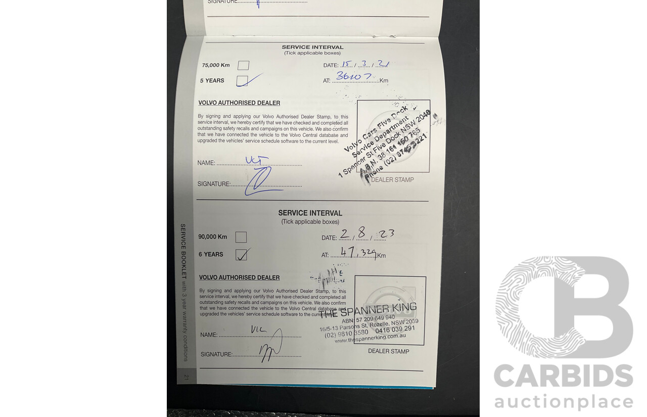 09/2016 Volvo V40 T3 Momentum (FWD) M MY17 5d Hatchback Black Stone Turbo 1.5L
