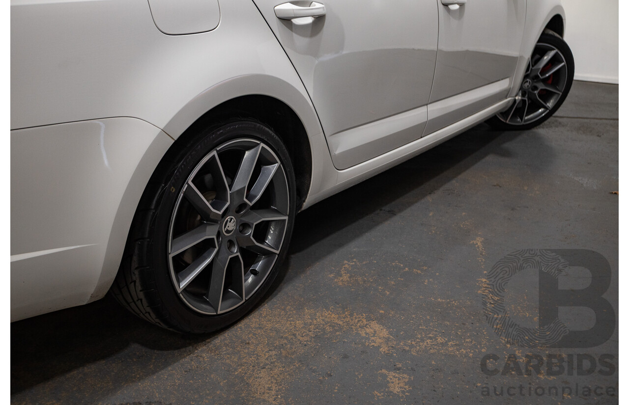 10/2014 Skoda Octavia RS 135 TDI NE MY15 5d Hatchback Candy White Turbo Diesel 2.0L