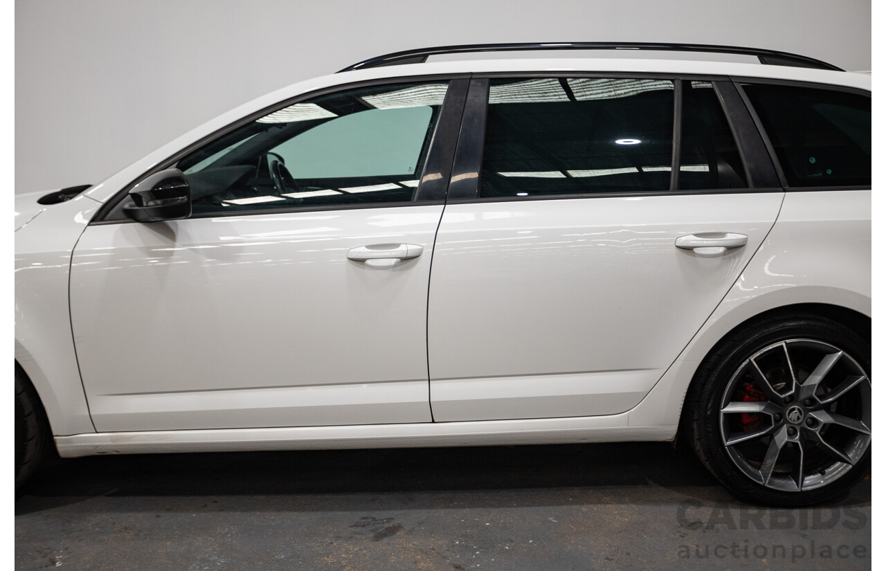 10/2014 Skoda Octavia RS 135 TDI NE MY15 5d Hatchback Candy White Turbo Diesel 2.0L