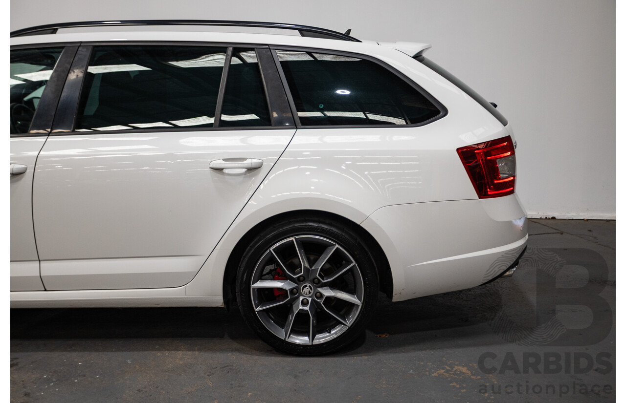 10/2014 Skoda Octavia RS 135 TDI NE MY15 5d Hatchback Candy White Turbo Diesel 2.0L