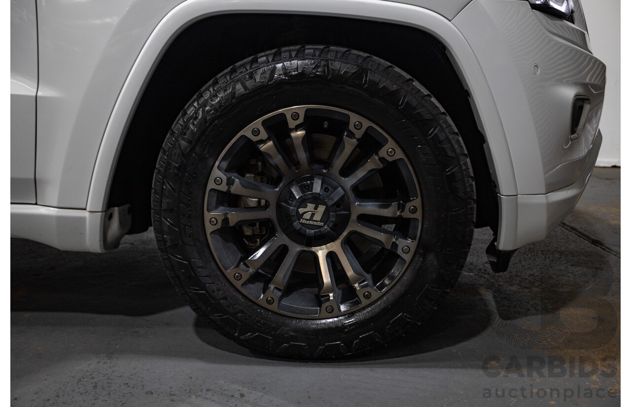 8/2014 Jeep Grand Cherokee Overland (4x4) WK MY14 4d Wagon White Turbo Diesel 3.0L