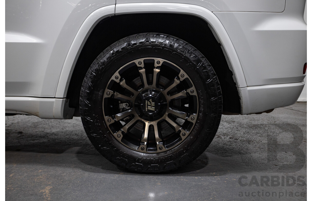 8/2014 Jeep Grand Cherokee Overland (4x4) WK MY14 4d Wagon White Turbo Diesel 3.0L