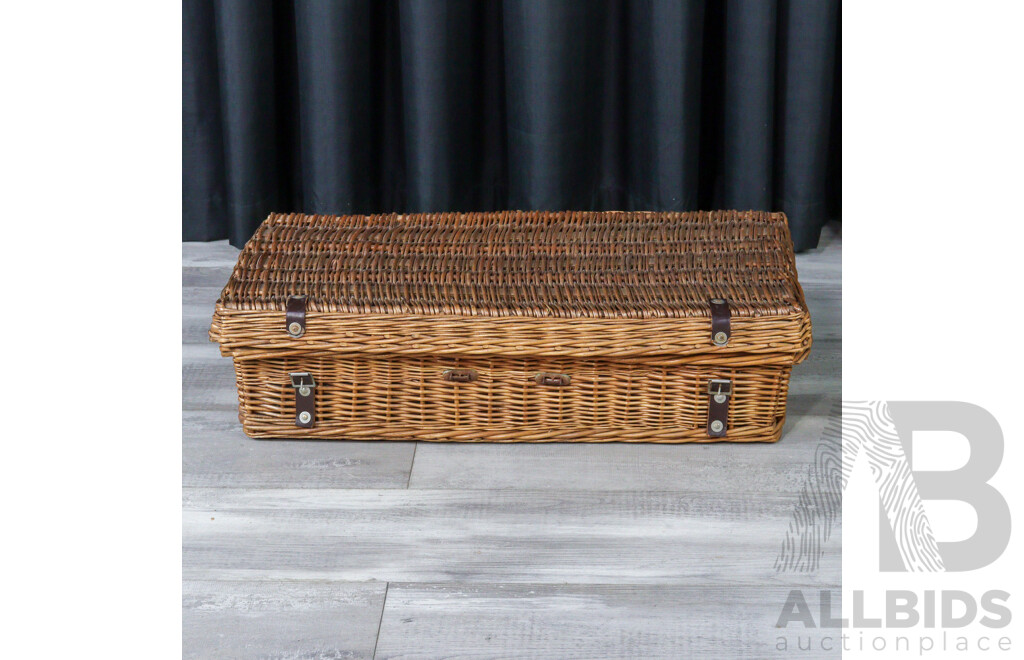 Brexton Picnic Wicker Hamper