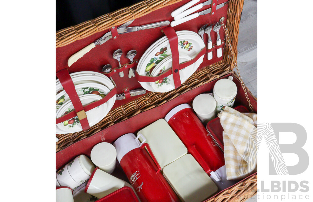 Brexton Picnic Wicker Hamper