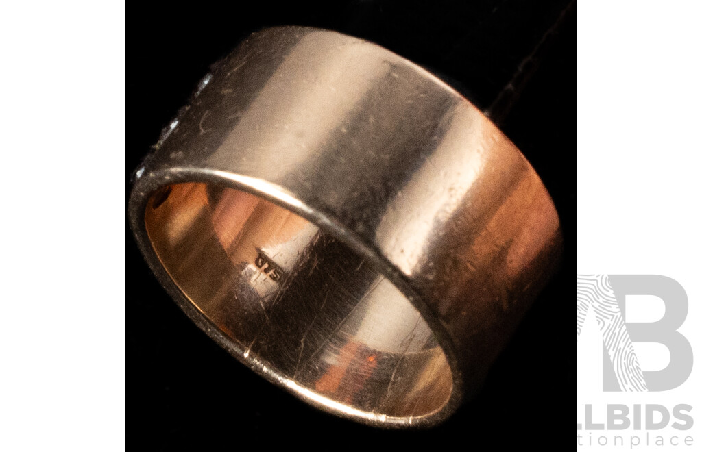 9ct Rose Garnet Cabochon Wide Band Ring, Size P, 9.54 Grams